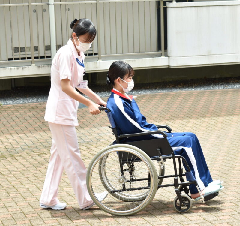 授業紹介　（1年生）📗　車いす移乗移送♿