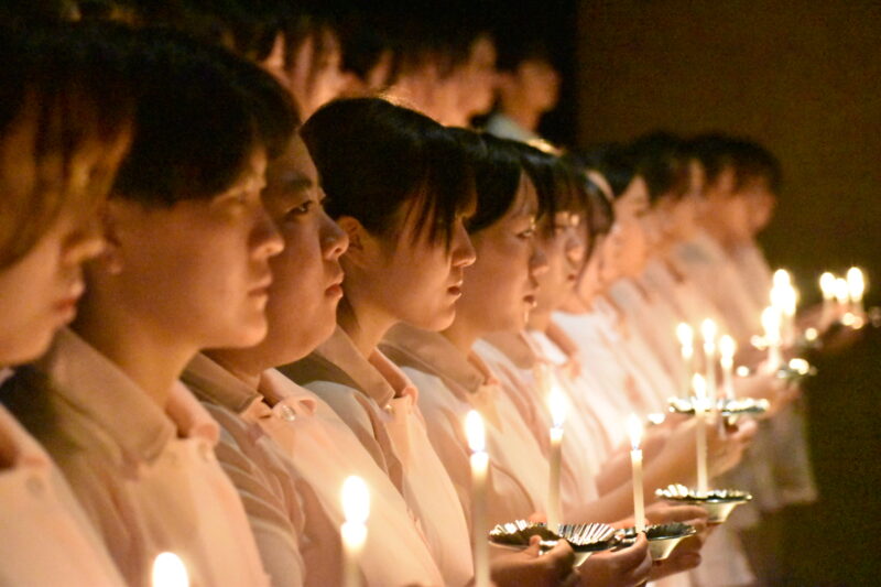 💐 43回生の戴灯式を行いました 🕯️